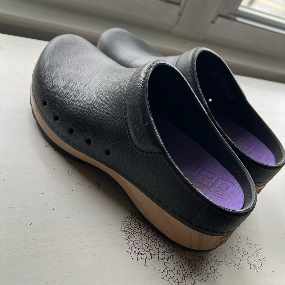 Women’s Dansko Kane Clogs